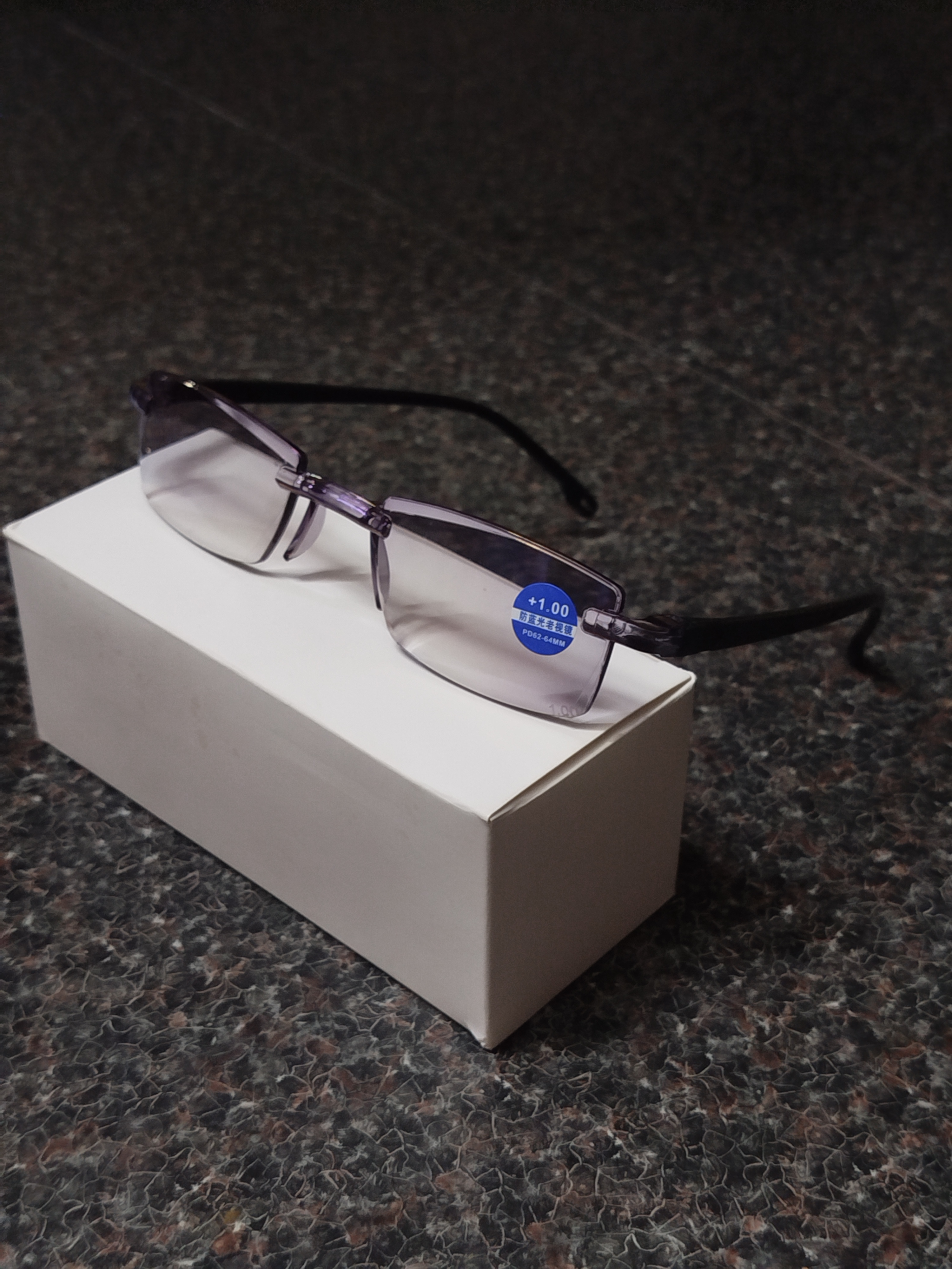 عینک مطالعه نمره با پوشش آنتی رفلکس طرح بدون قاب