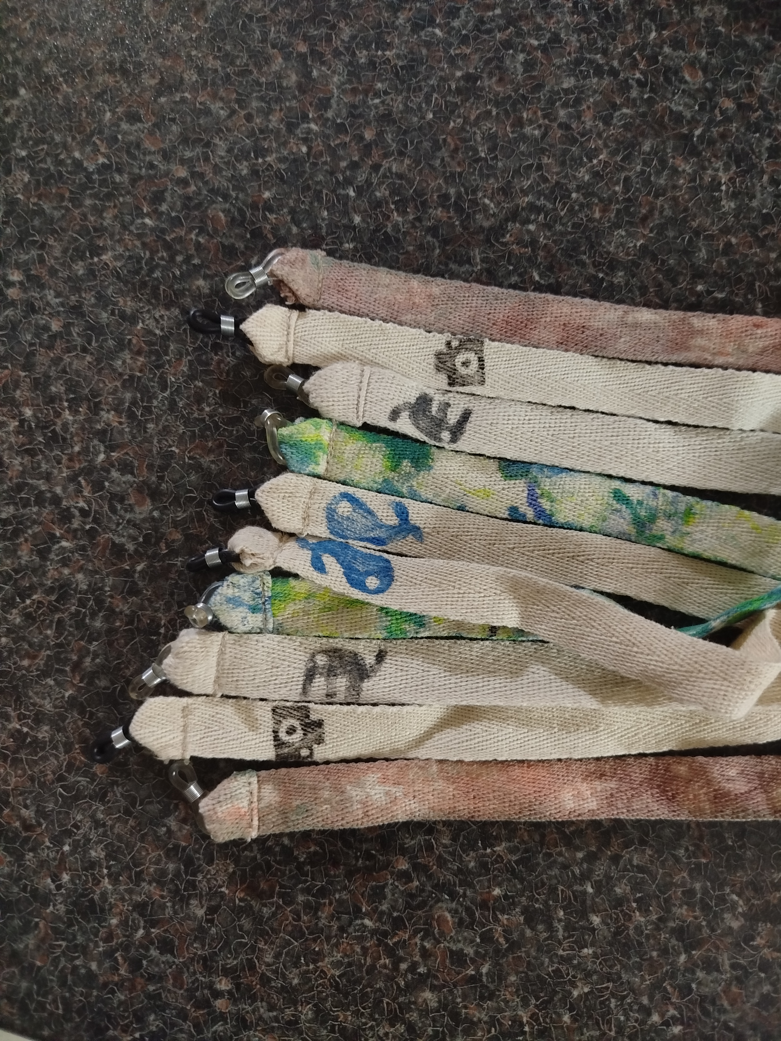 پک ۵ عددی بند عینک جنس کنفی طرح و رنگ مختلف